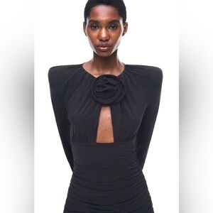 MAGDA BUTRYM H&M
ROSE-APPLIQUÉD BODY CONE DRESS WITH SHOULDER PADS